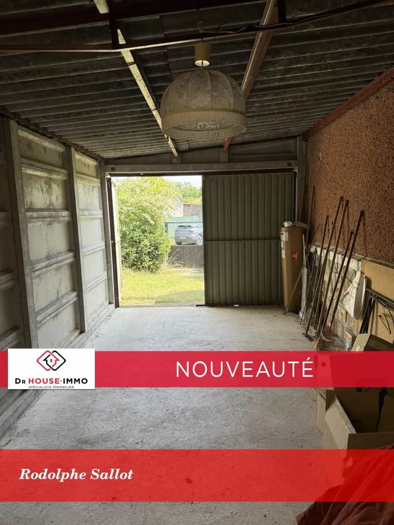 Garage - Maison de Charme à Rénover avec Jardin à Oulches