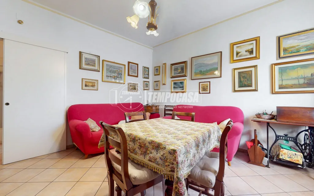 Dining Room - Trilocale with Lake View in Mantua