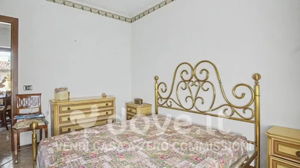 Chambres - Apartment with Balcony in Luino's Historic Centre