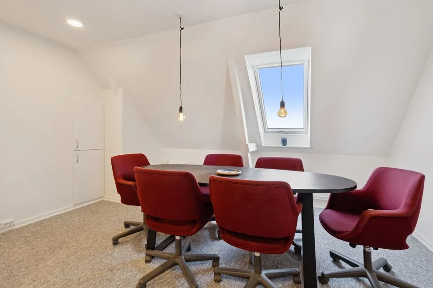 Bureau - Office Space with Parking on Svendborgvej, Odense