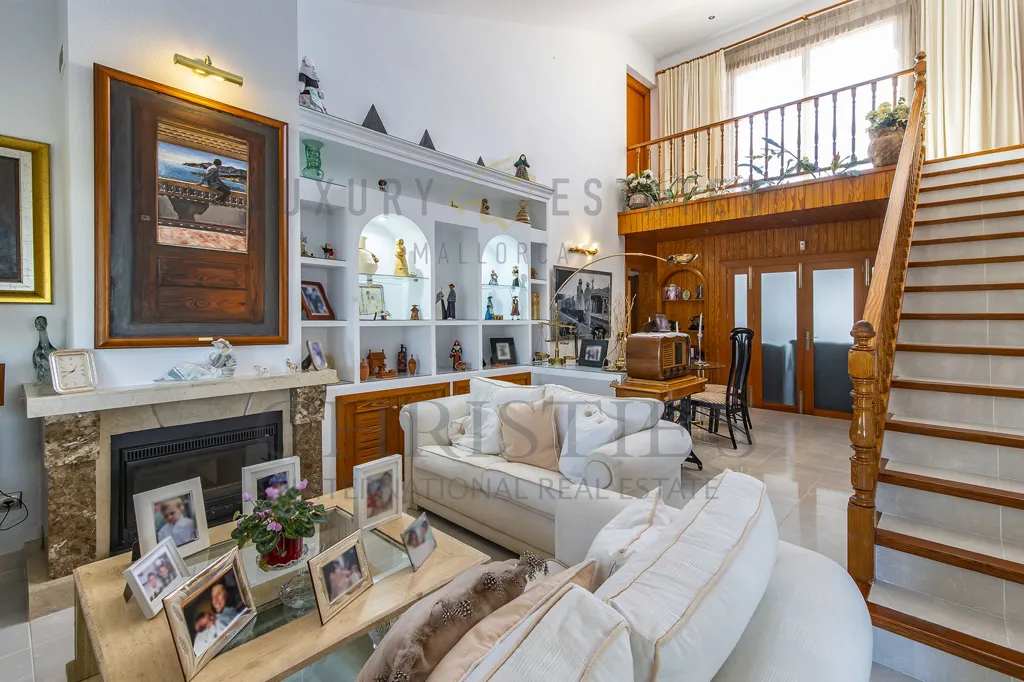 Elutuba - Seafront Villa with Marina Views in Port Adriano