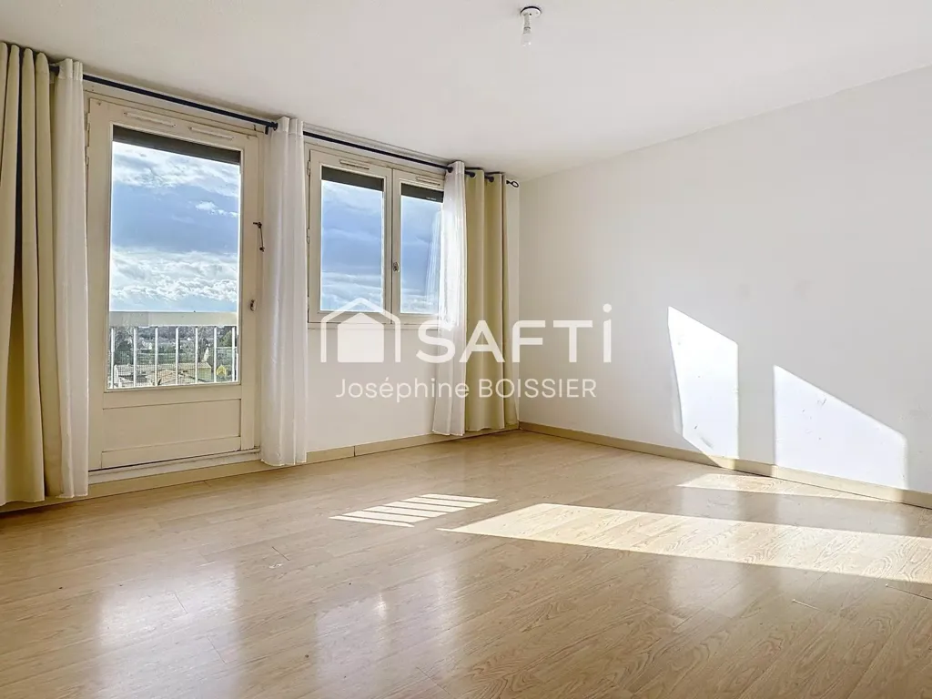 Pièces - Appartement Traversant avec Balcon à Le Pontet