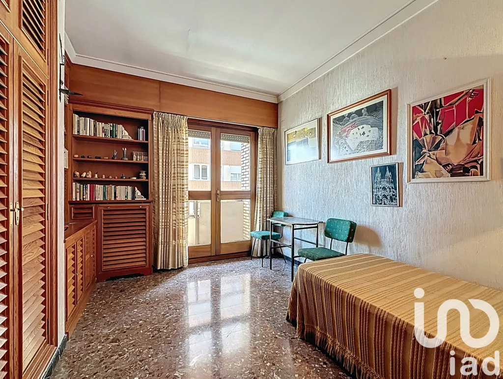 Magamistoad - Spacious 5-Bedroom Flat with Terrace in Zaragoza