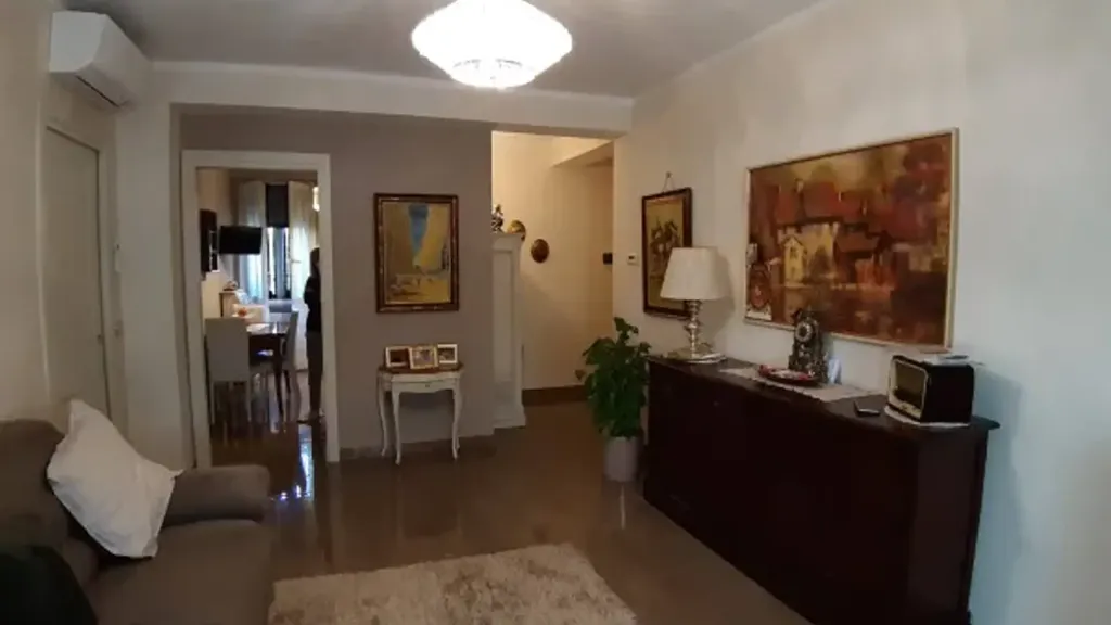 Ingresso - Rearranged Apartment with Balcony in Guastalla