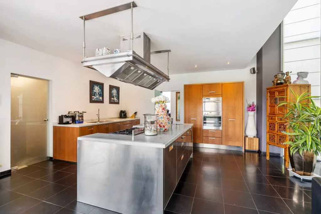 Cuisine - Villa Luxueuse avec Piscine à Bilzen