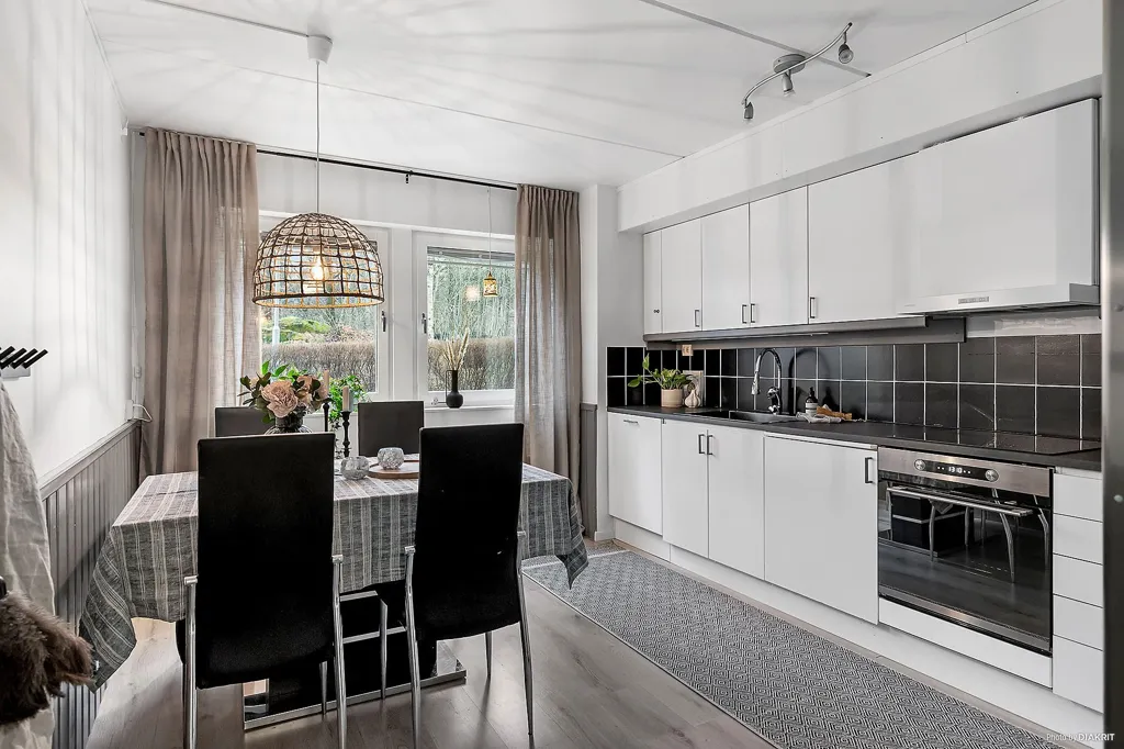 Dining Room - Bungalow-Style Flat with Large Terrace in Olseröd