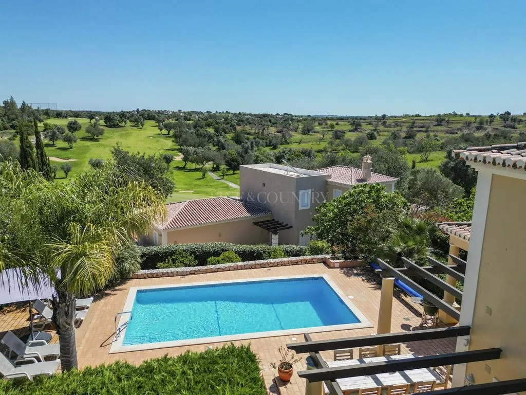 Bassein - Luxury Villa with Golf Views in Estômbar
