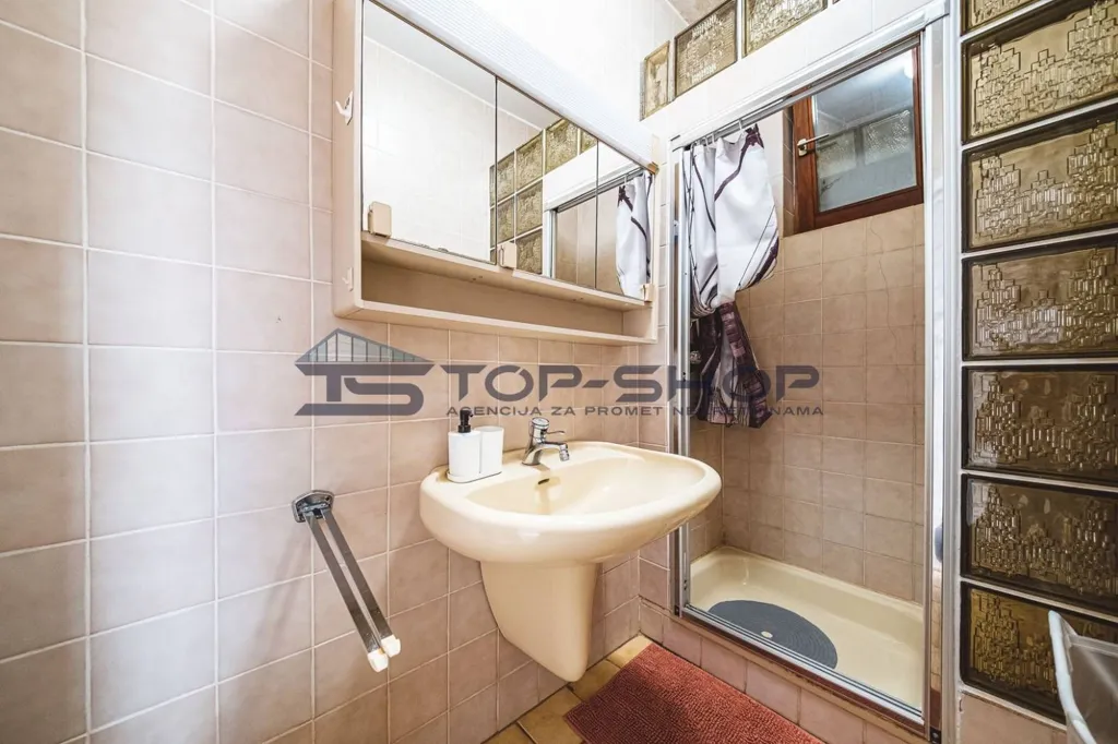 Bagni - Family House with Sea Access in Starigrad