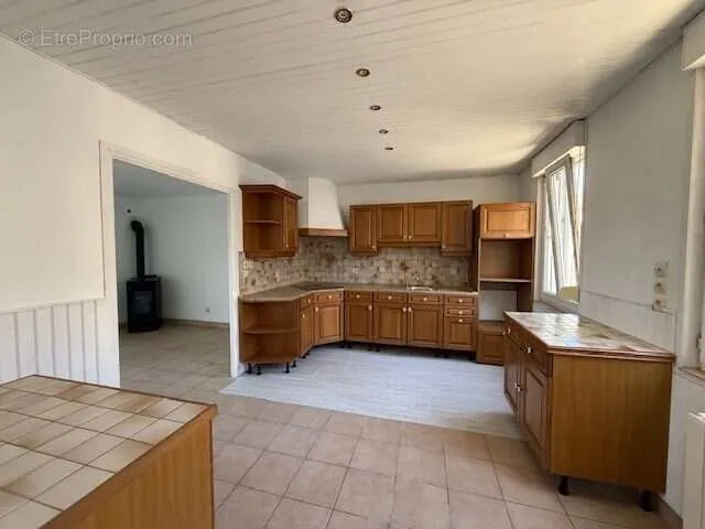 Köök - Charming Stone Cottage with Garden in Soissons