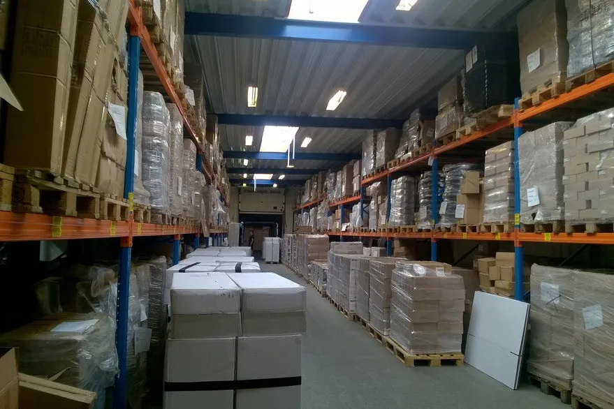 Lavanderia - Warehouse with Office Space in Fibernet