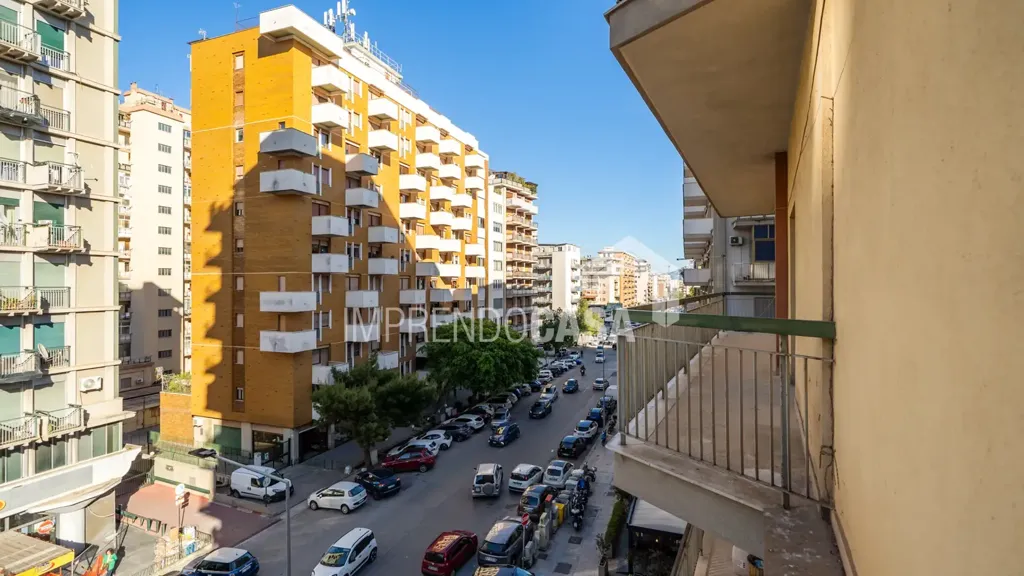 Balcon - Apartment with Balcony in Palermo