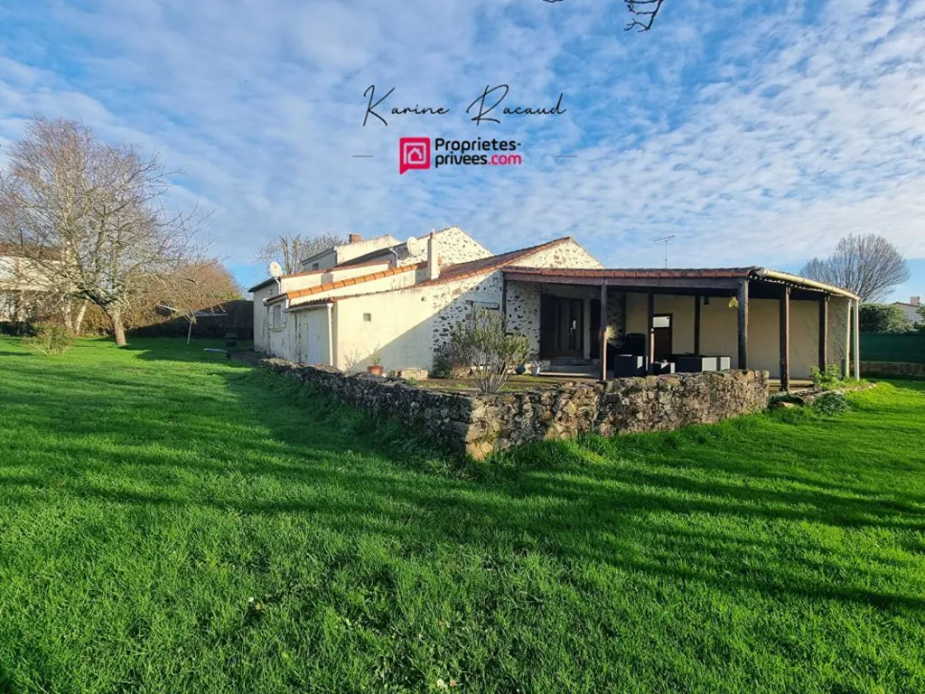 Aed - Stone House with Garden in Venansault