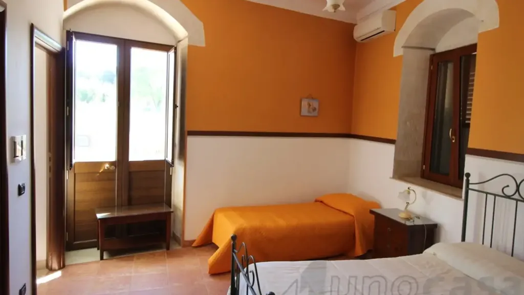 Bedrooms - Rustic Country House with Solarium in Noto