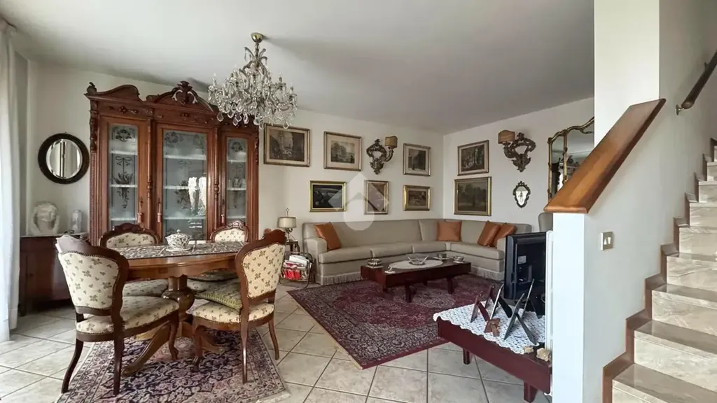 Séjour - Villa with Garden in Due Carrare