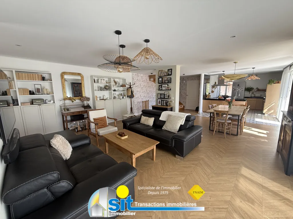 Séjour - Appartement T6 avec Terrasse au Centre de Saint-Prim