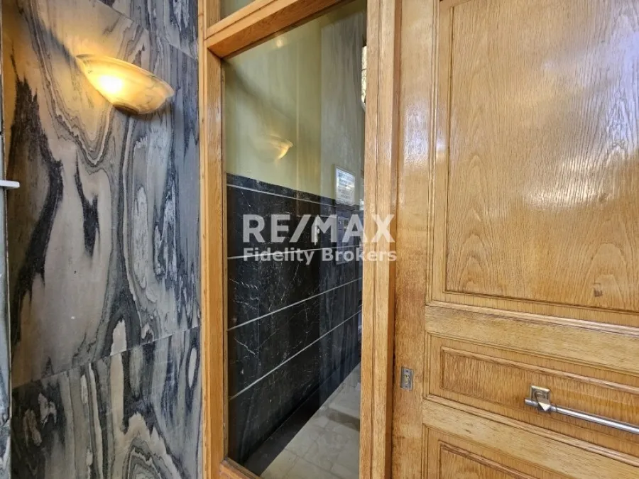 Vannitoad - Apartment with Sea View in Glyfada Centre