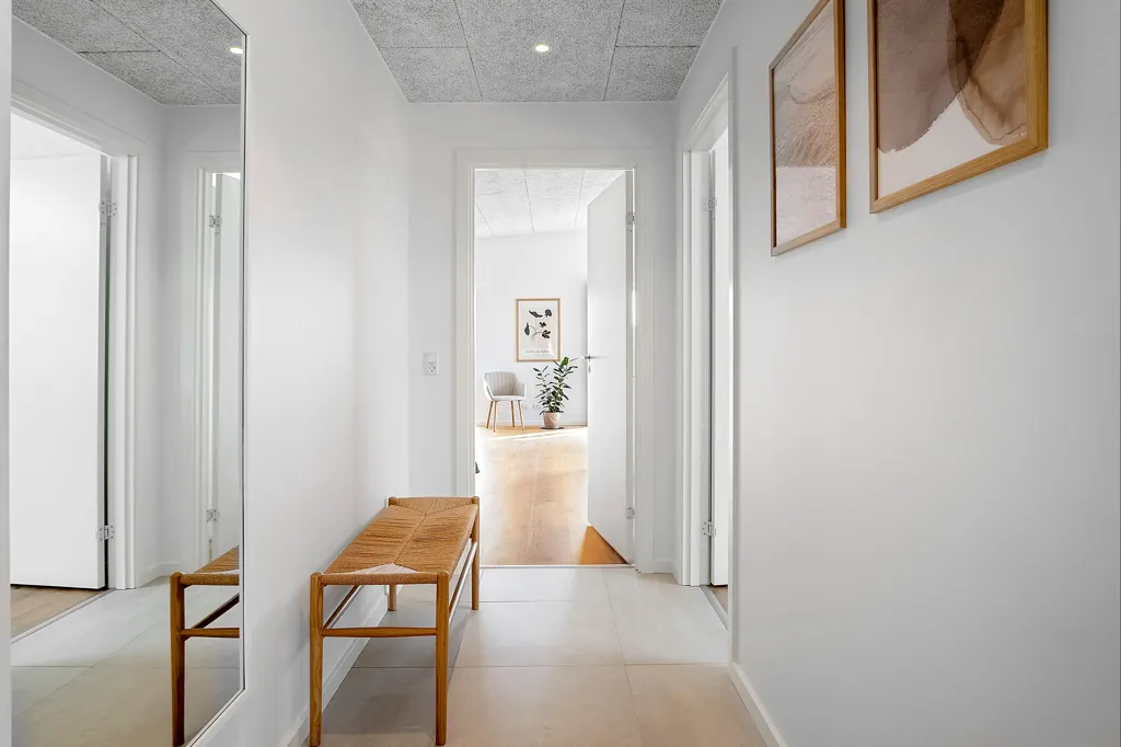 Esik - Contemporary Row House with Garden in Juelsminde
