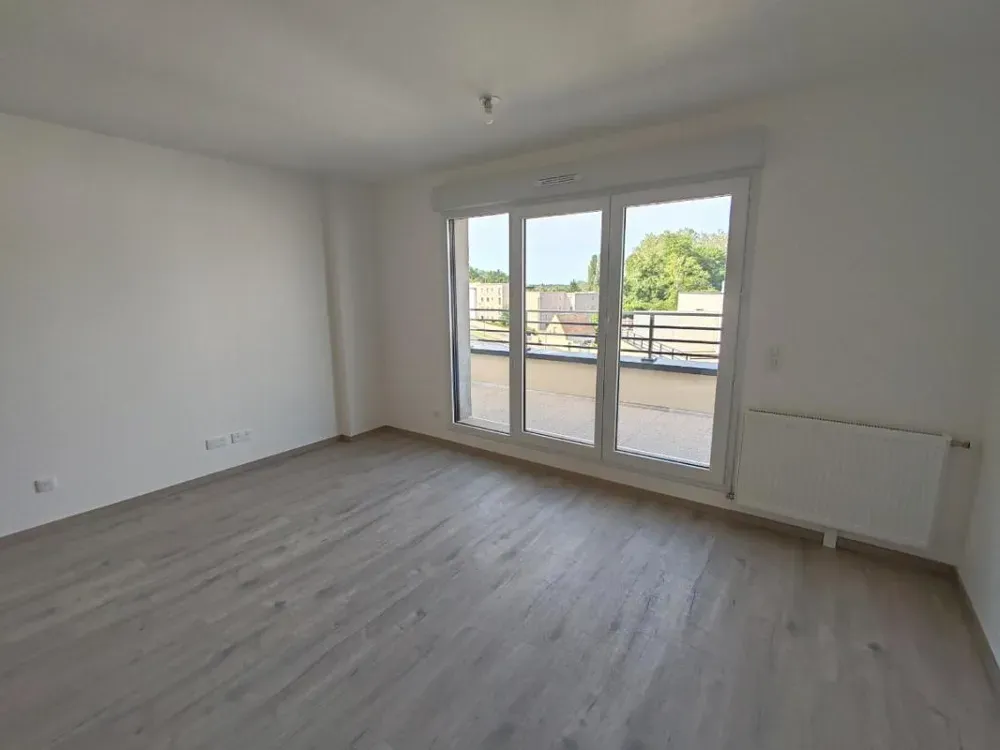 Toad - New 2-Bed Flat with Terrace in Chartres