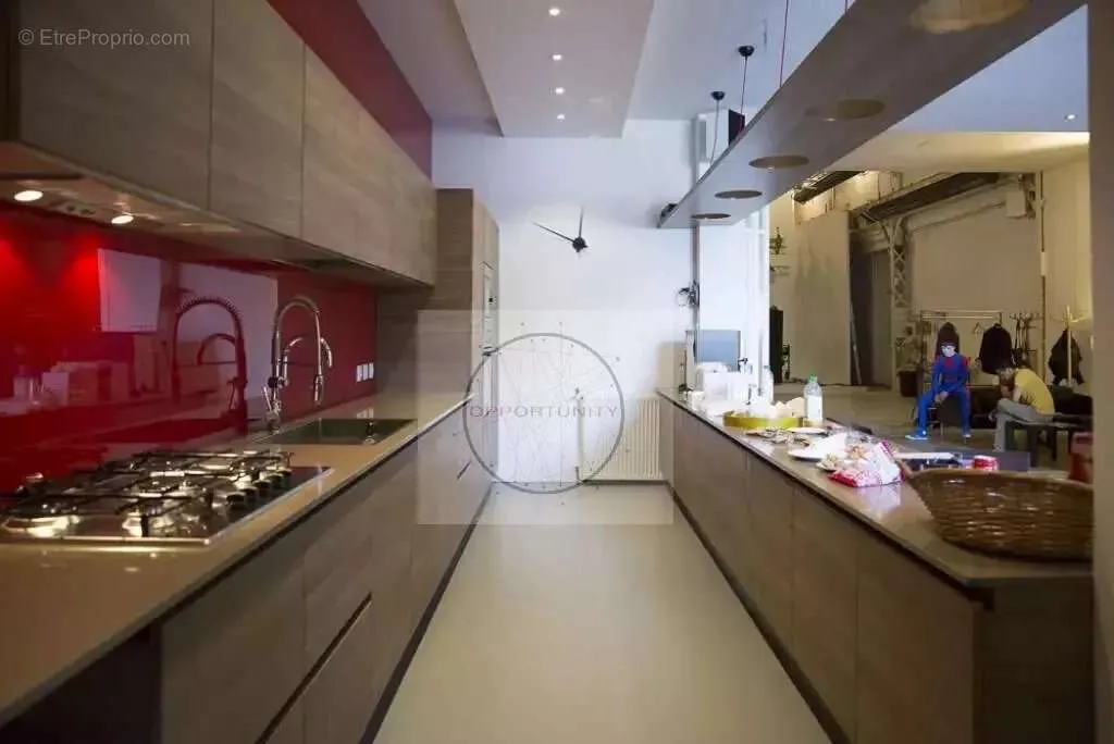 Cuisine - Commerce avec Atelier et Loft à Montreuil