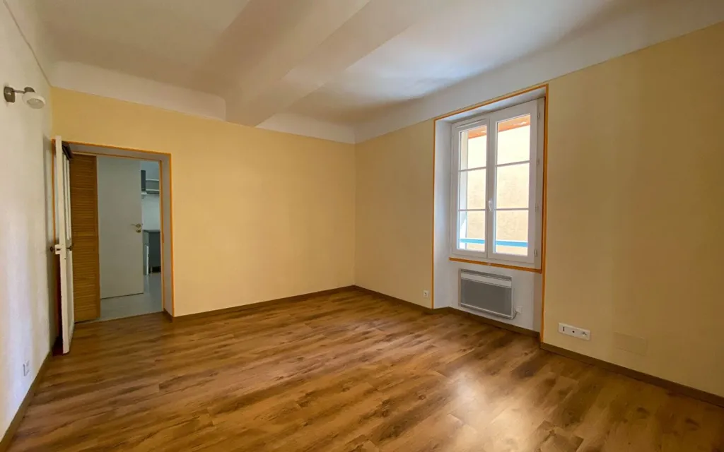 Rooms - T2 Apartment with Central Location in Mouans-Sartoux
