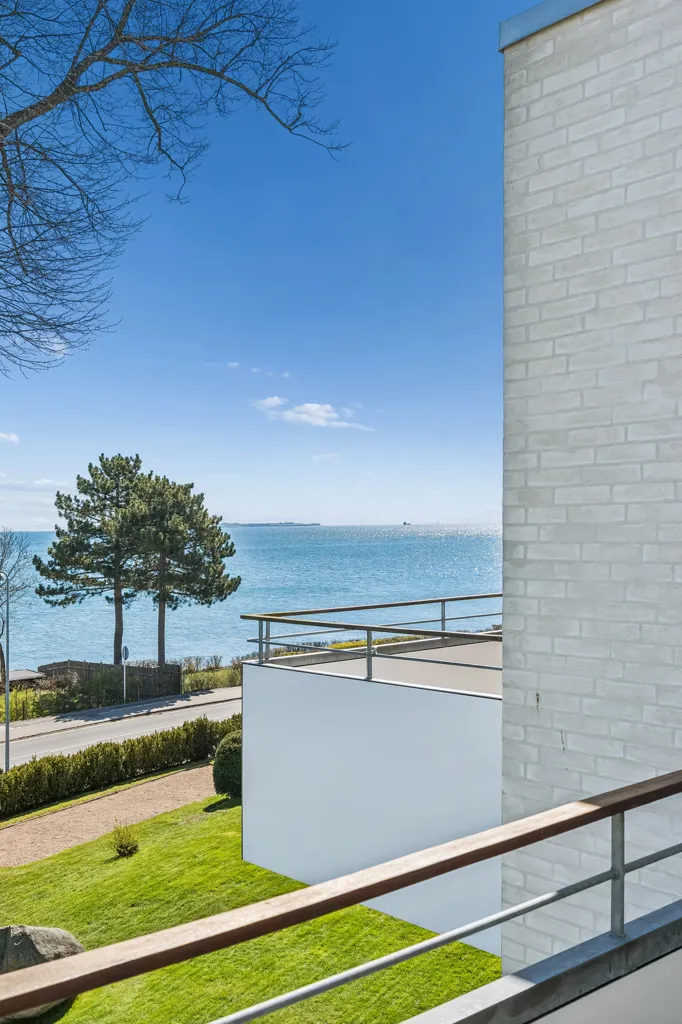 Terrasse - Corner Apartment with Øresund View in Snekkersten