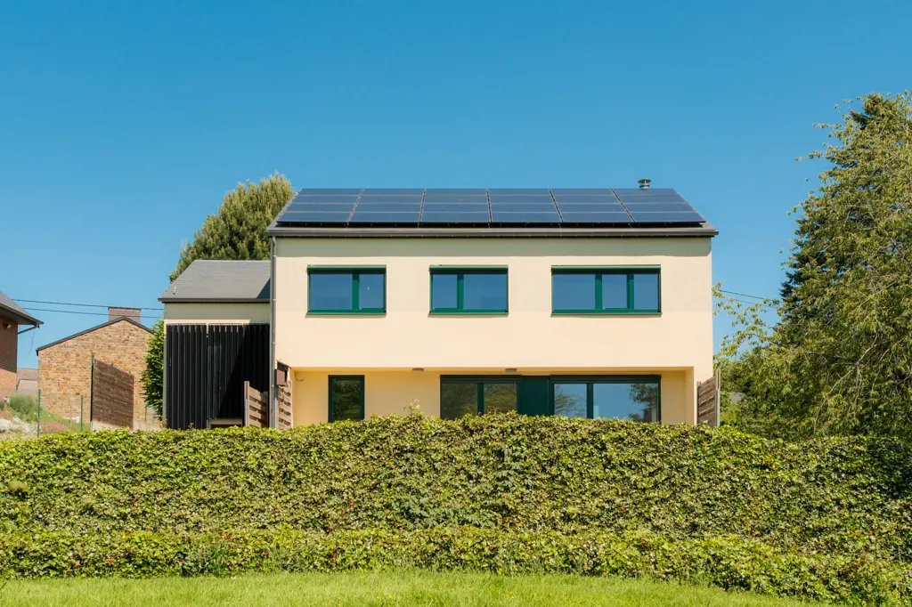 Extérieur - Maison 3 Chambres avec Jardin et Terrasse à Lesve