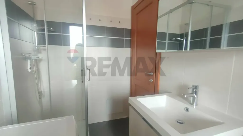 Vannitoad - Modern Apartment with Balcony in Scoppito