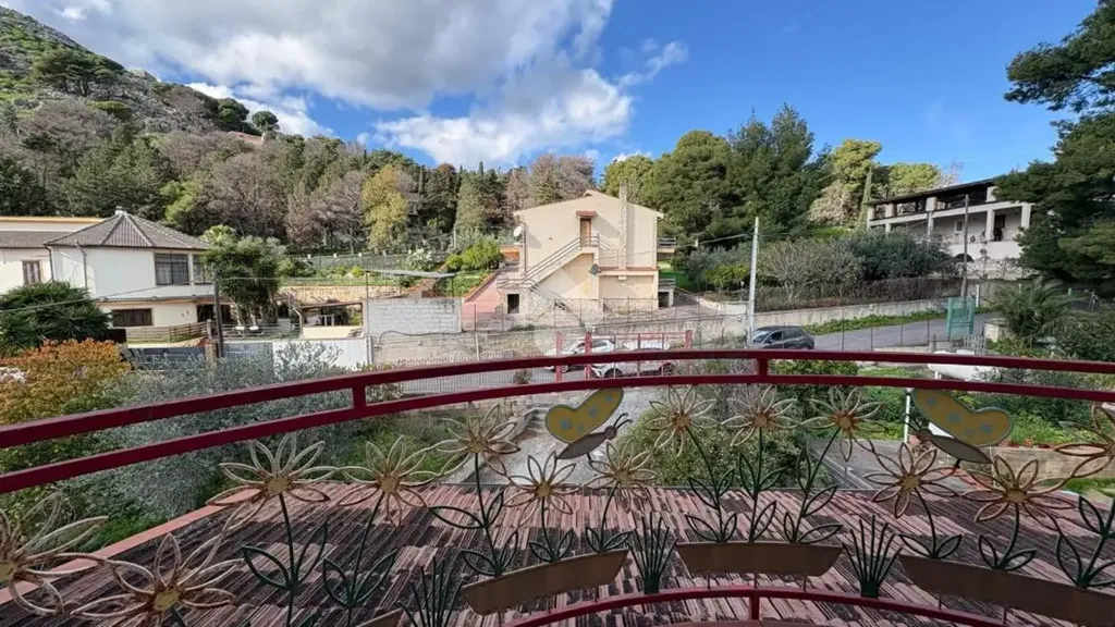 Rõdu - Panoramic Villa with Terrace in Bellolampo, Palermo