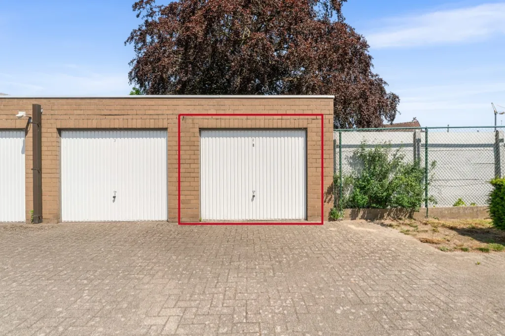 Extérieur - Appartement Spacieux avec Garage au Centre de Lebbeke