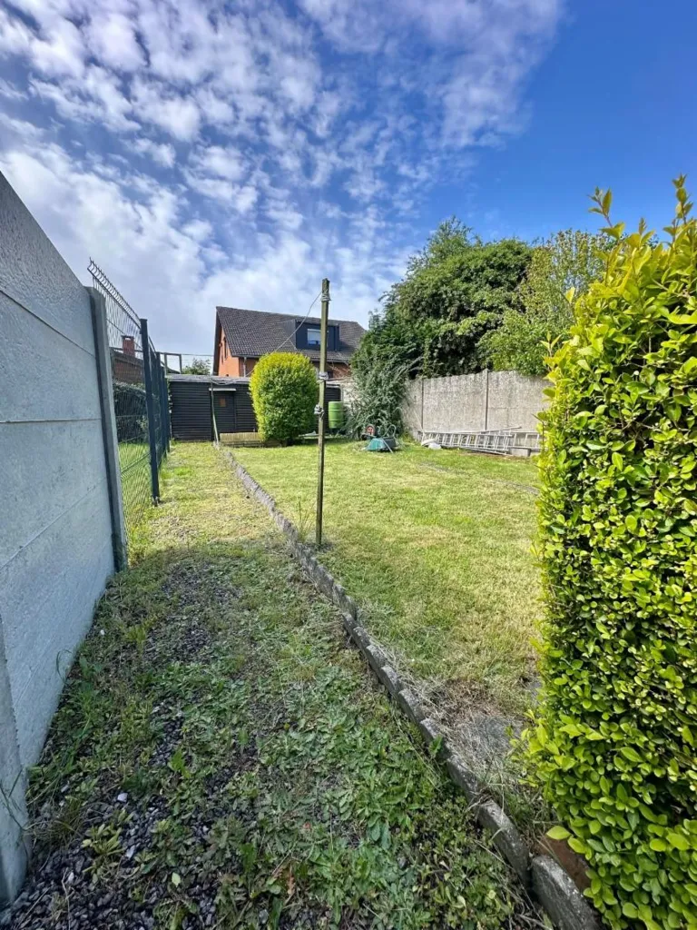 Jardin - Maison 3 Façades avec Jardin à Manage