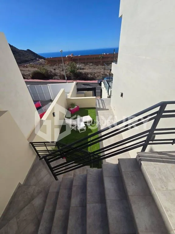 Pièces - Detached Villa with Pool and Ocean Views, Costa Adeje