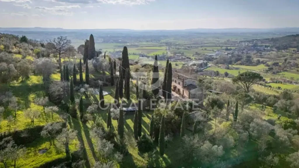 Õhuvaade - Historic Casale with Panoramic View in Cortona