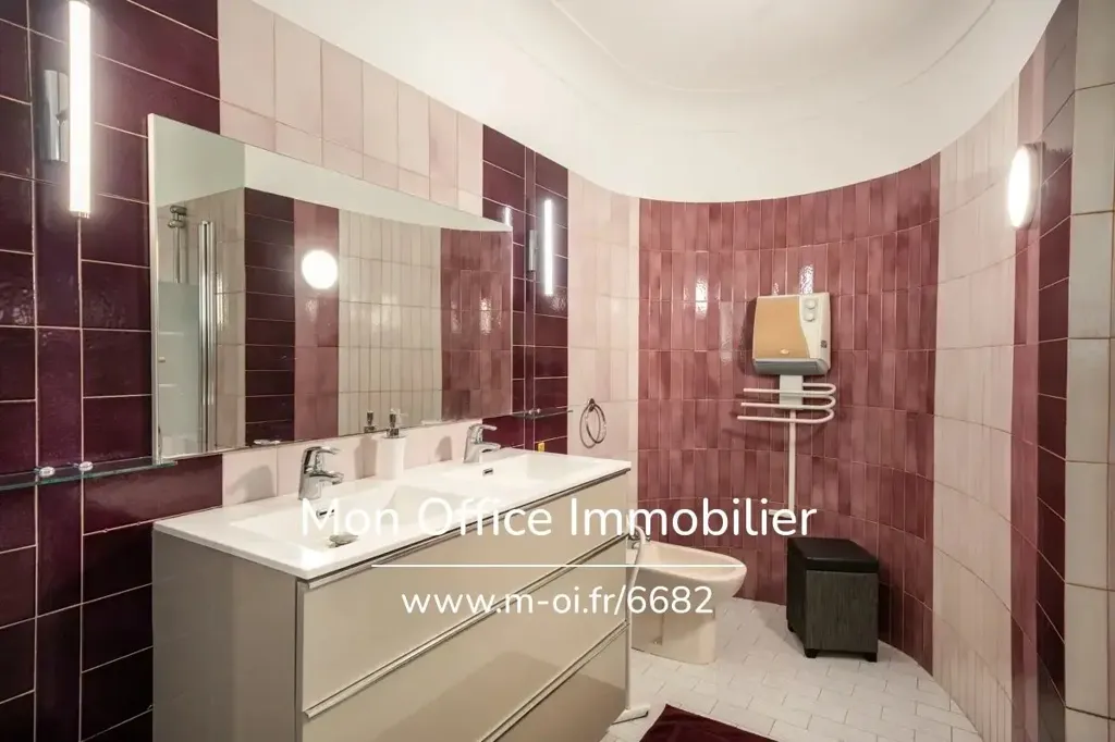 Vannitoad - Charming Villa with Pool on Rove Heights
