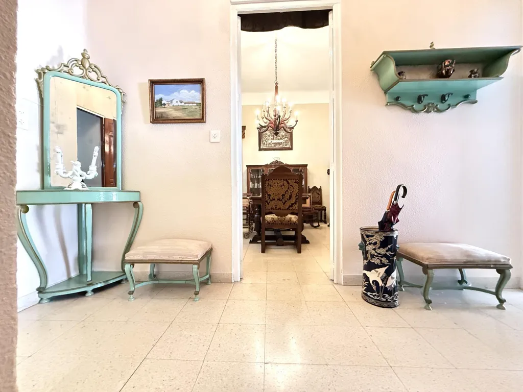 Esik - Historic House with Potential in Puente Genil
