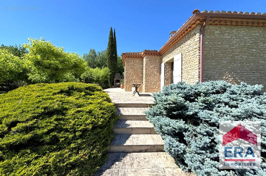 Välivaade - House with Pool in Carpentras