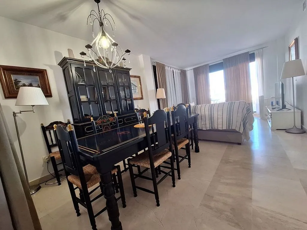 Salle à manger - Apartment with Pool and Terrace in Alcaidesa