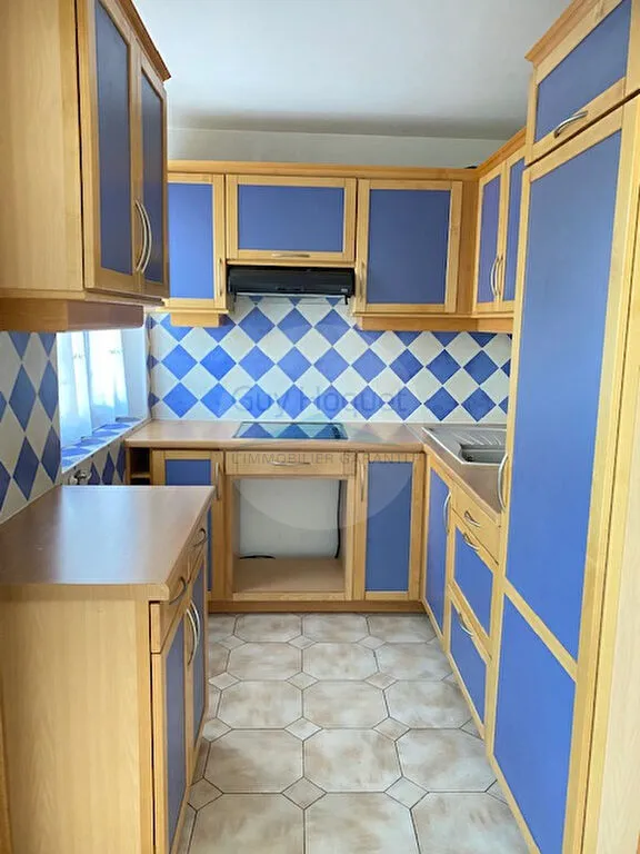 Köök - Flat with Balcony in Balzac Quarter