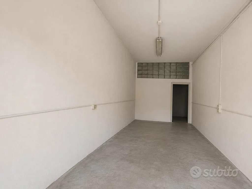 Garage - Loft with Conversion Potential in Piacenza