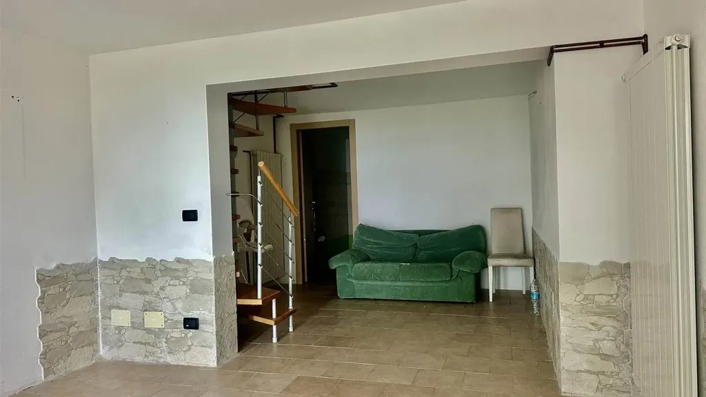 Esik - Prestigious Apartment with Garage in Montecatini Val di Cecina