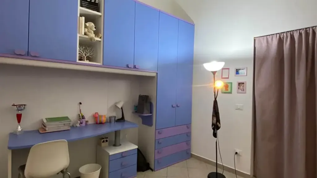 Chambres - Rear-Facing Apartment with Terrace in Cosenza