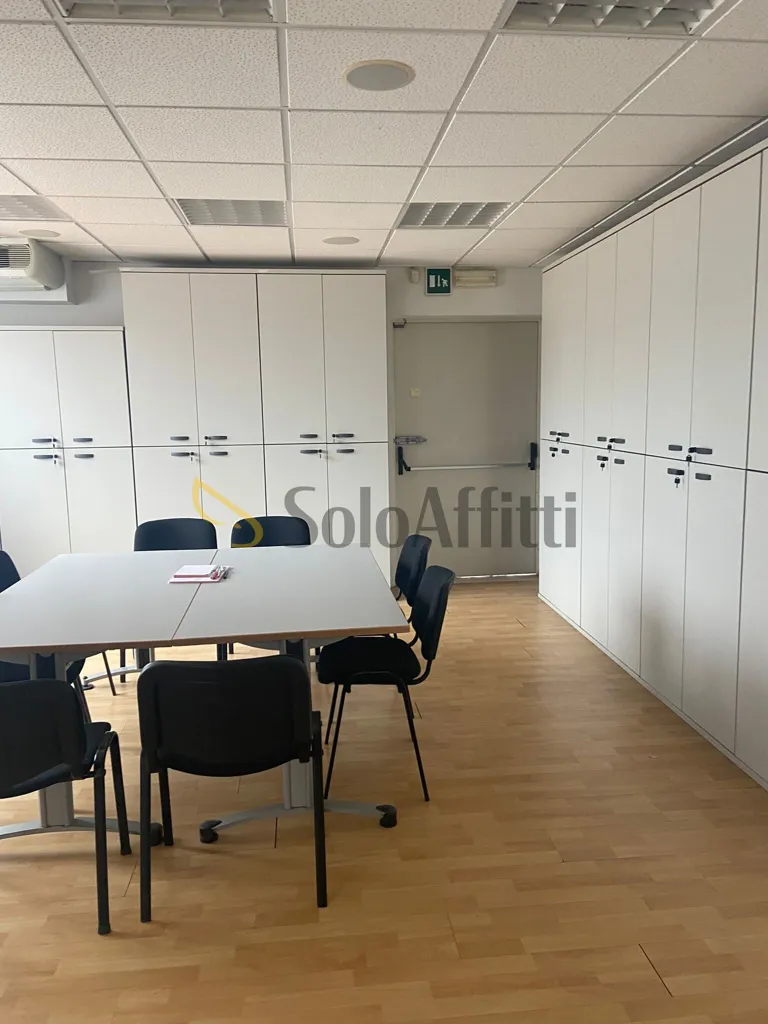 Kabinet - Office with High Visibility in Pescara