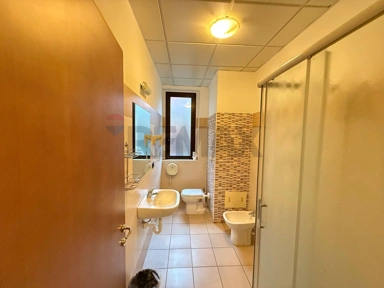 Salles de bain - Ristruttured Hotel with Restaurant in Airuno