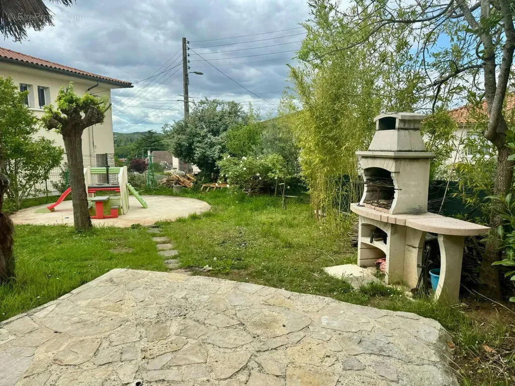 Aed - Spacious House with Garden in Cahors