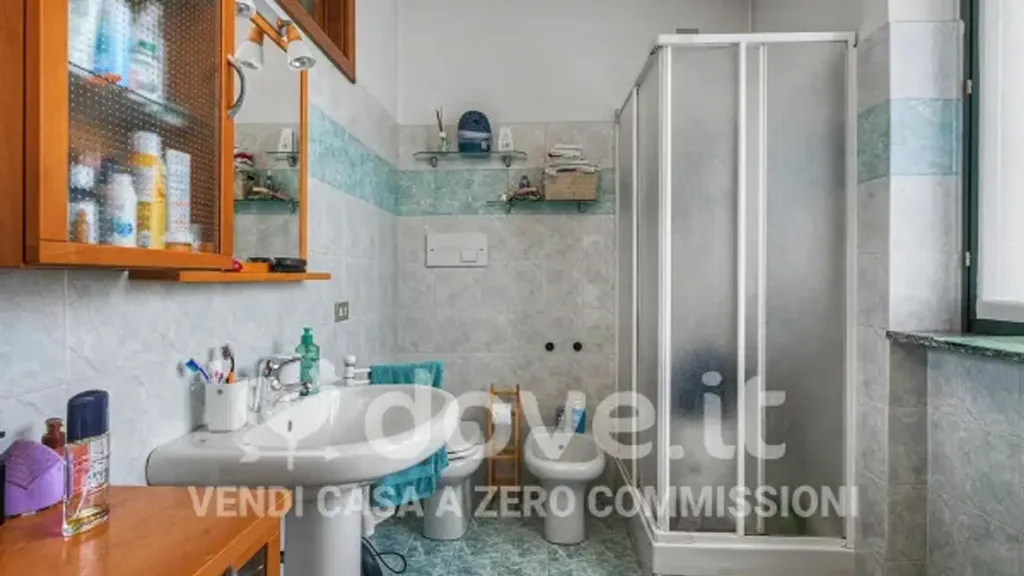 Salles de bain - Bright 2-Bedroom Apartment with Balcony in Binago