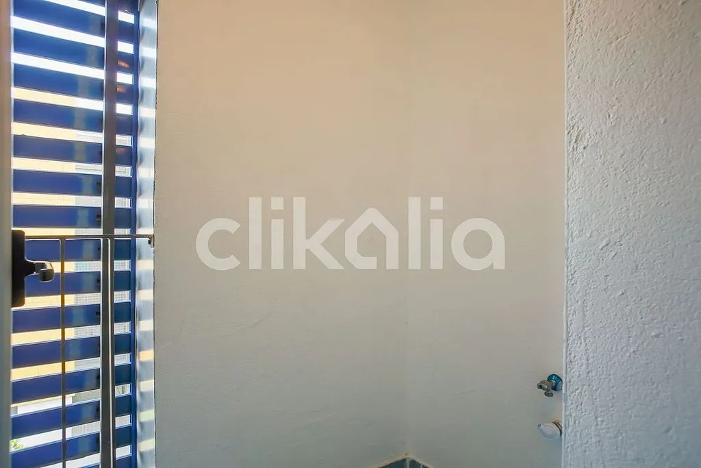 Bathrooms - 1-Bedroom Flat with Elevator in Ensanche de Vallecas