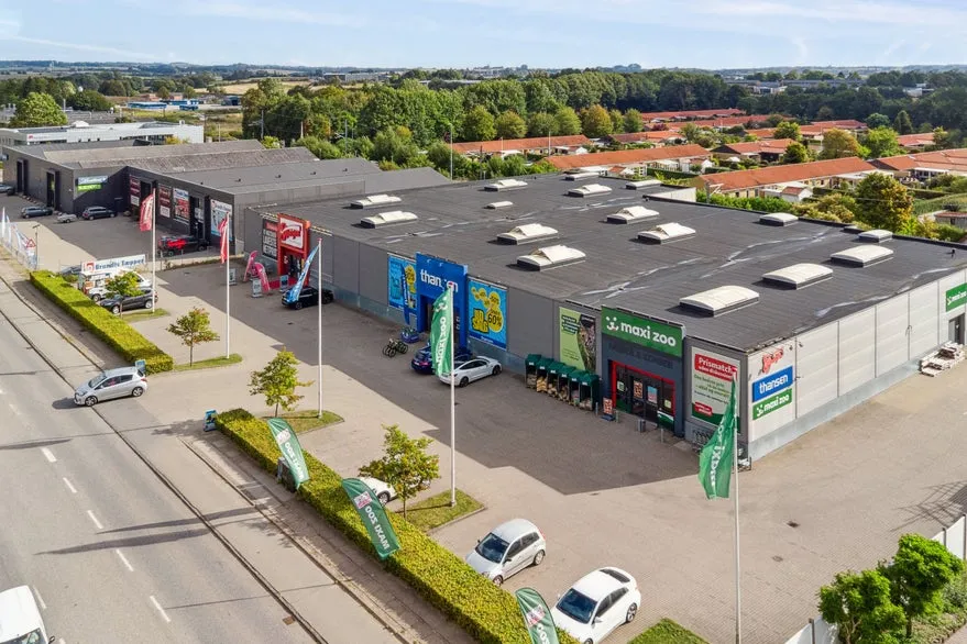 Extérieur - Retail Investment Property with Long-Term Leases in Odder
