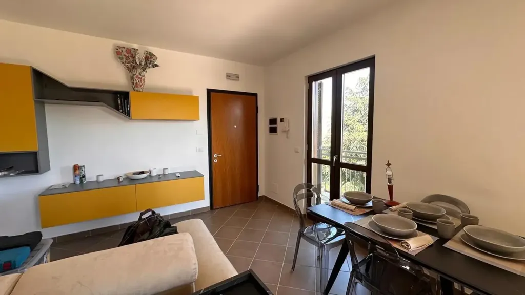 Söögituba - Twin-Storey Apartment with Balcony in Avezzano