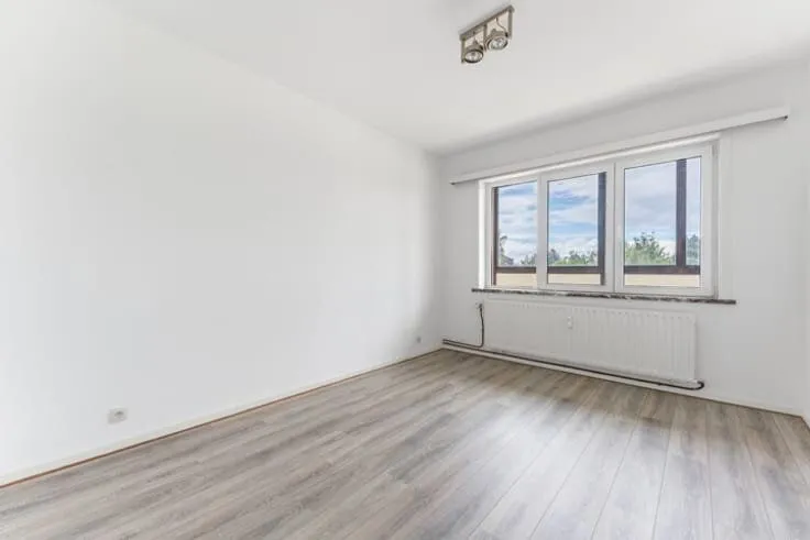 Pièces - Appartement Traversant avec Balcon à Waterloo