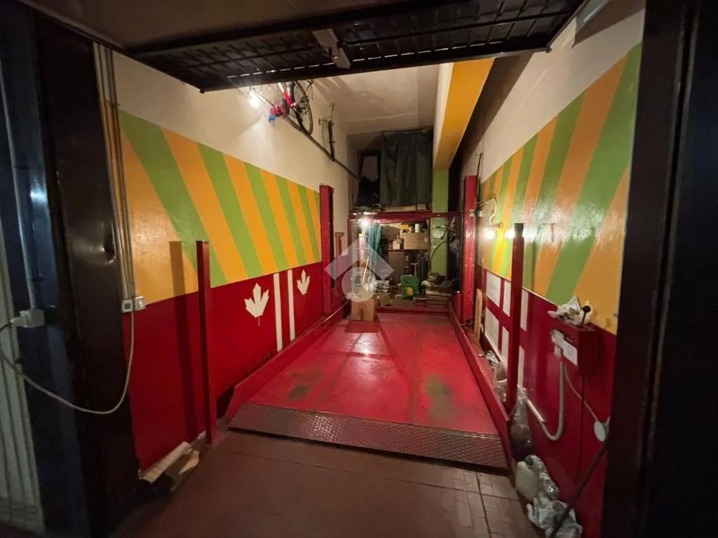 Hallway - Double Parking Space in Sondrio Zara, Milan