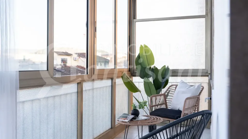 Balcony - Rearranged Apartment with Balcony in Florence